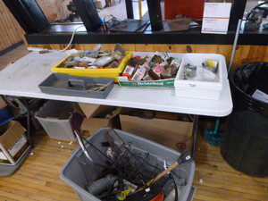 lot 55 image: Garage Items
