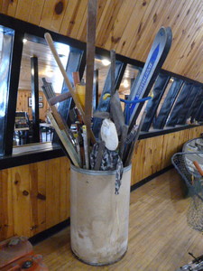 lot 66 image: Garage Items