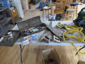 lot 68 image: Garage Items