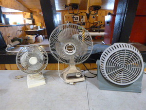 lot 92 image: 3 Fans