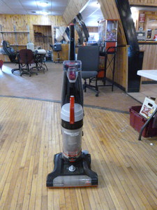 lot 104 image: Bissell Vacuum Cleaner