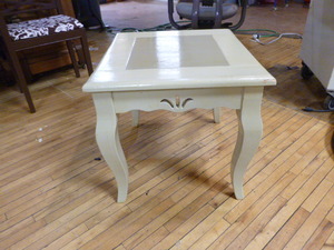 lot 10 image: Small Table