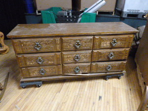 lot 17 image: Vintage Dresser