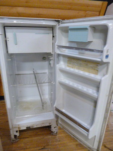 lot 113 image: Old Frigidaire Refrigerator