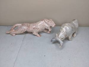 lot 282 image: Bull & Panther Onyx Figurines