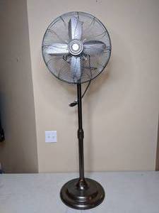 lot 297 image: Attractive Metal Floor Fan