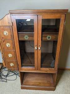 lot 174 image: Vintage Entertainment Center