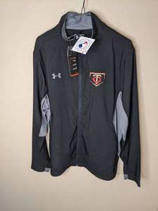 lot 190 image: Brand New MLB Minnesota Twins Under Armour Jacket