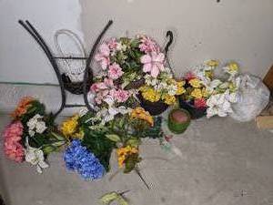 lot 209 image: Artificial Flowers