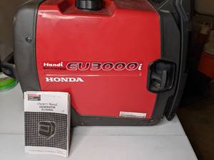 lot 213 image: New Honda EU300i Generator