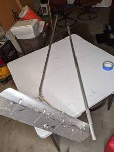 lot 224 image: Roof Shovels