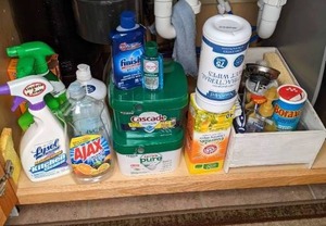 lot 233 image: Lot of Assorted Cleaning Products