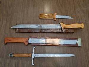 lot 312 image: Lot of Homemade Knives