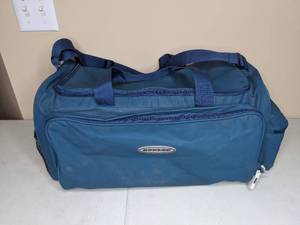 lot 249 image: Dunlop Duffel Bag