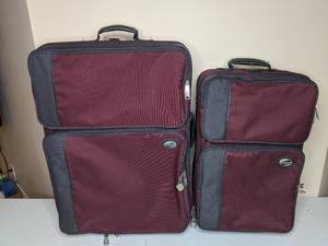 lot 252 image: Pair of American Tourister Rolling Luggage Bags with Keys