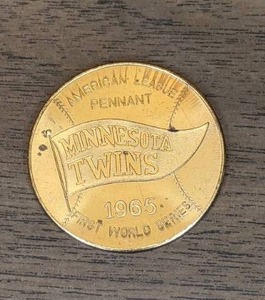 lot 134 image: 1965 Minnesota Twins American League Pennant First World Series Coin