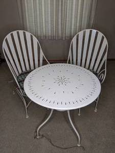 lot 101 image: Metal Outdoor Bistro Table & Chair Set