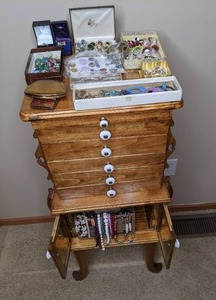 lot 96 image: Large Lot of Vintage Costume Jewelry in Storage Chest