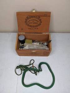 lot 43 image: Muzzle Loading Cleaning Supplies