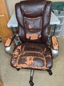 lot 156 image: Rolling Office Desk Chair