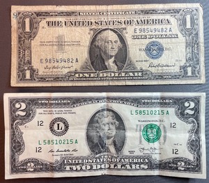 Two Different US Currency Bills $1 E 98549482 A, $2 L58510215 A