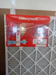 25 x 32 x 1 Allergen Plus Pleated FPR 7 Air Filter (Case of 12) by Honeywell- open box not used
