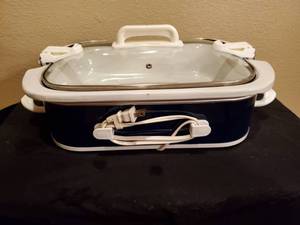 lot 31 image: Crock Pot Casserole Cooker