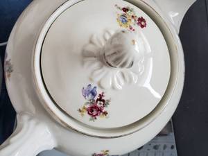lot 80 image: Vintage Tea Pot with markings & the # 1212