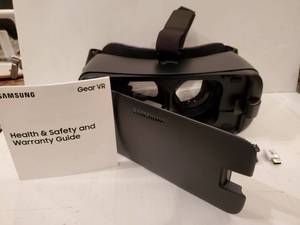 lot 88 image: Samsung Gear VR