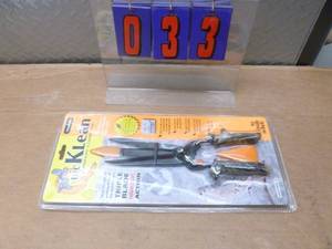 Poultry shears. New. As shown.