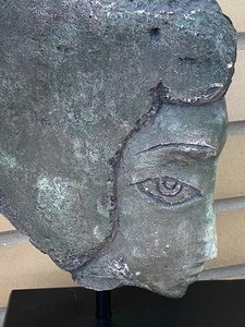 lot 12 image: Face Figural Sculpture