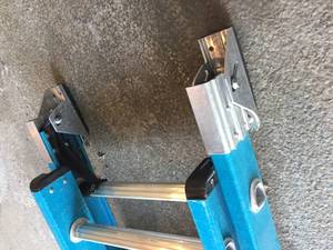 lot 84 image: 16 foot Werner Extension Ladder