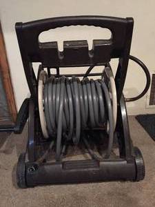 lot 86 image: Garden Hose Reel