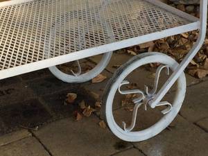 lot 88 image: Metal Tea Cart