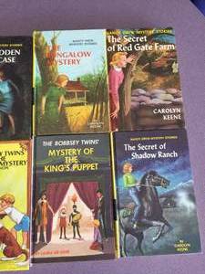 lot 93 image: 10 Nancy Drew and Bobbsey Twins Books