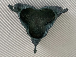 lot 24 image: Swan Shaped Decorative Metal Planter