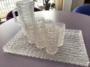 lot 31 image: Vintage Textured Acrylic Beverage Serving Set