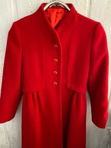 lot 38 image: Ladies Leather Coat by ilie Wacs