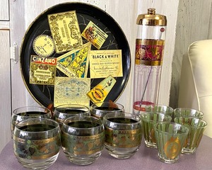 lot 46 image: Vintage Bar Ware by Cora