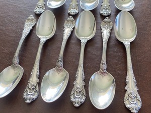 lot 53 image: Wallace Sterling Teaspoons- Set of 12 (Sir Christopher)
