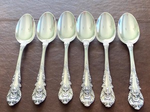 lot 56 image: 12 Wallace Sterling Teaspoons (Sir Christopher)