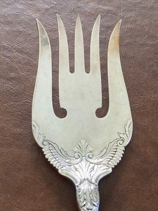 lot 59 image: Wallace Sterling Meat Fork (Sir Christopher)