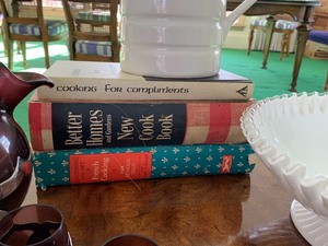 lot 148 image: Vintage Kitchen Items