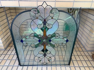 lot 157 image: Stain Glass Decorative Fire Screen