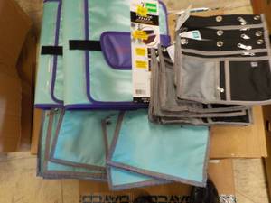 lot 62 image: 2 Five Star binders and pencil pouc...