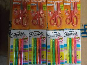 lot 91 image: 4 Fiskars scissors and 4 Sharpie se...