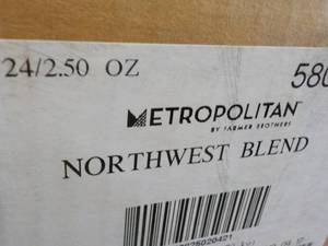 lot 139 image: Case of 24 2.50 oz bags Farmer Brot...