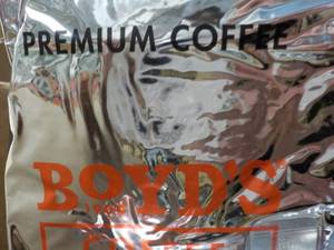 lot 176 image: 18 7 oz bags Boyds original roast ...