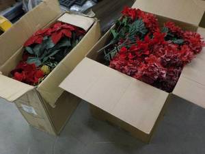 lot 187 image: 2 large boxes of Christmas artifici...