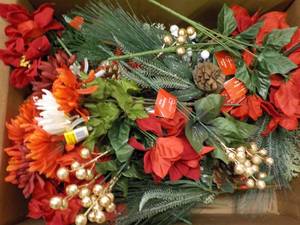 lot 190 image: large assortment of artificial flow...